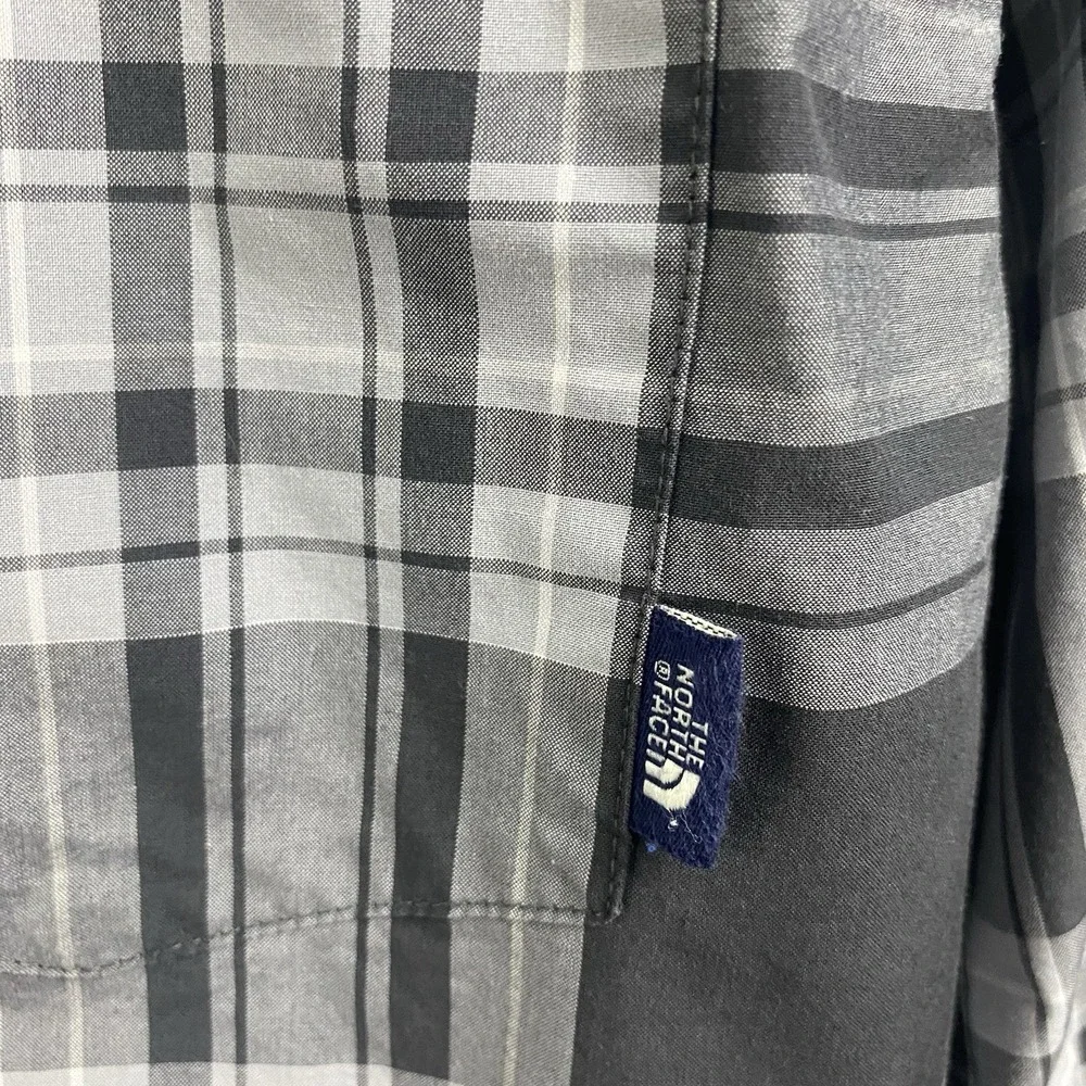 The North Face Men's Gray Plaid‎ Long Sleeve Button Down Dress Shirt Sz. M